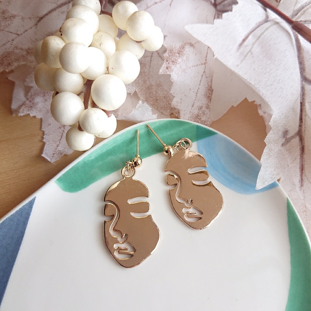 Girl Face Drop Earring - Picture 3 of 7